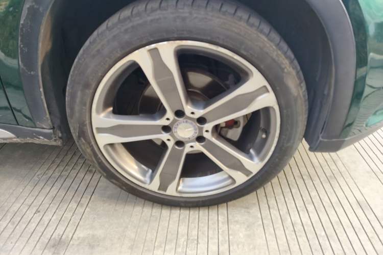 Used Mercedes-Benz GLA 2015 GLA 220 4MATIC Luxury Model Right Front Wheel Hub