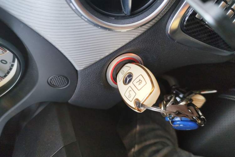 Used Mercedes-Benz GLA 2015 GLA 220 4MATIC Luxury Model Vehicle Key