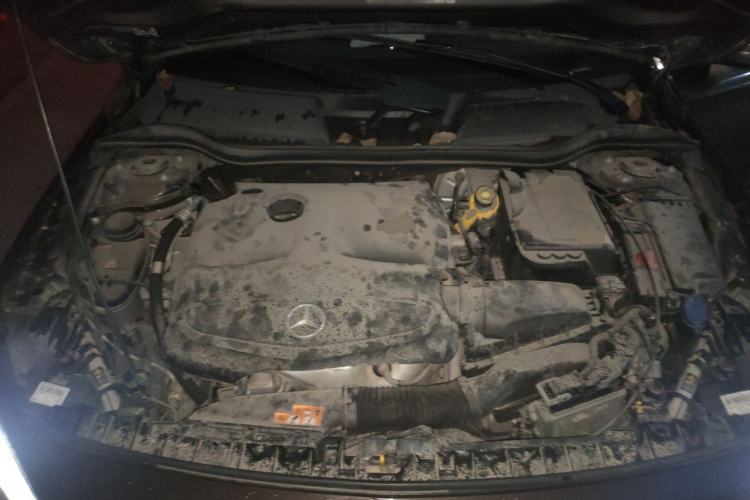 Used Mercedes-Benz GLA 2015 GLA 220 4MATIC Fashion Model Engine Bay