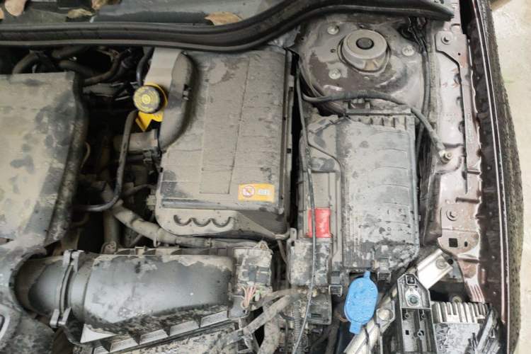 Used Mercedes-Benz GLA 2015 GLA 220 4MATIC Fashion Model Engine Bay Left