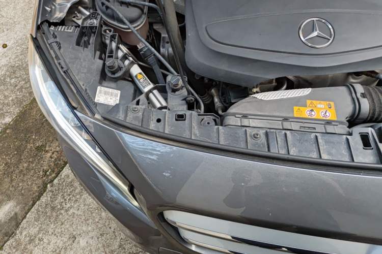 Used Mercedes-Benz GLA 2015 GLA 220 4MATIC Luxury Model Engine Bay Right