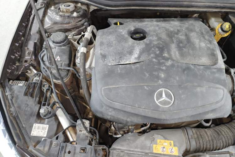 Used Mercedes-Benz GLA 2015 GLA 220 4MATIC Fashion Model Engine Bay Right