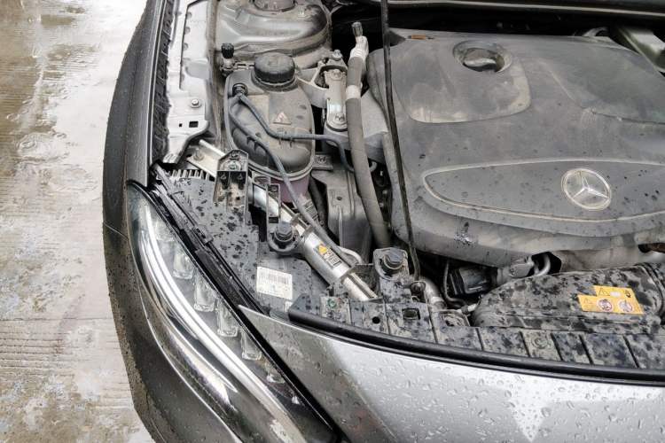 Used Mercedes-Benz GLA 2015 GLA 220 4MATIC Luxury Model Engine Bay Right