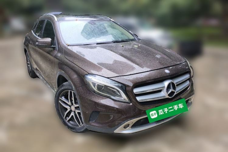 Used Mercedes-Benz GLA 2015 GLA 220 4MATIC Fashion Model Front Right 45 Deg