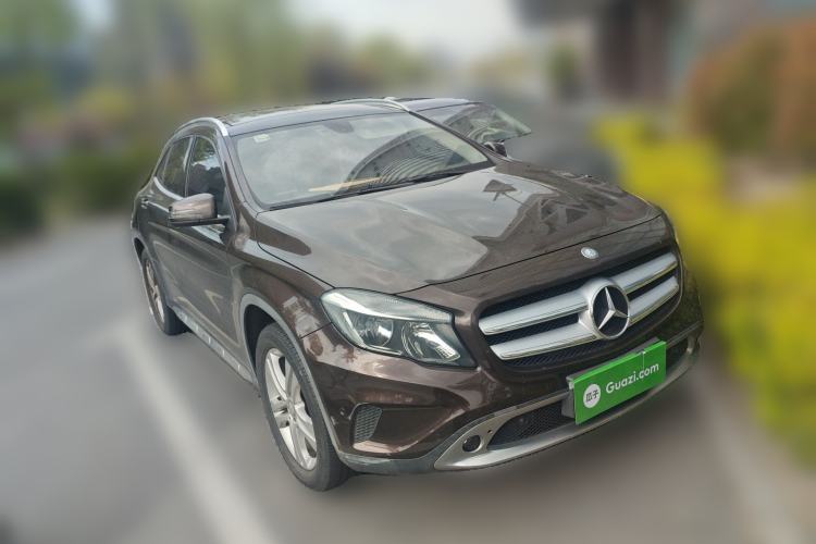 Used Mercedes-Benz GLA 2015 GLA 200 Sport Edition Front Right 45 Deg