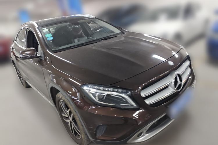Used Mercedes-Benz GLA 2015 GLA 220 4MATIC Fashion Model Front Right 45 Deg