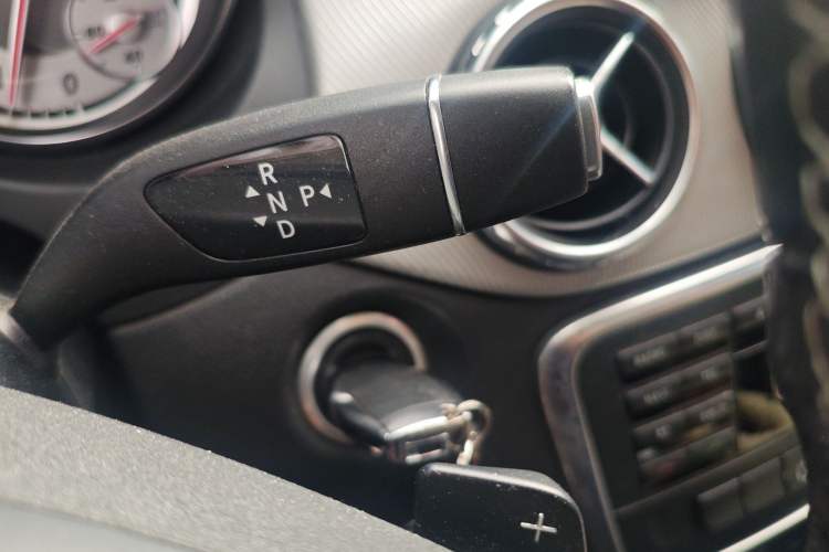 Used Mercedes-Benz GLA 2015 GLA 200 Sport Edition Gear Lever