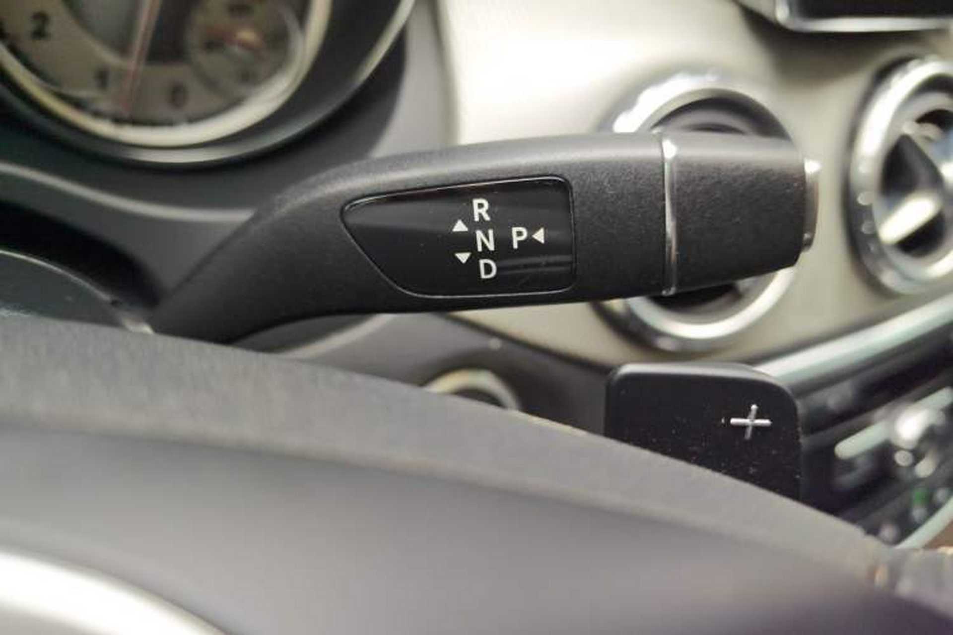 Used Mercedes-Benz GLA 2015 GLA 200 Fashion Model Gear Lever
