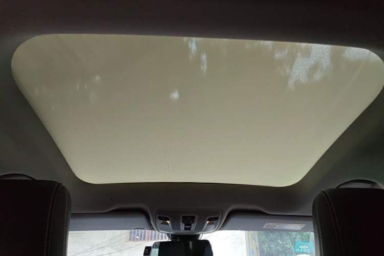 Used Mercedes-Benz GLA 2015 GLA 220 4MATIC Luxury Model Headliner