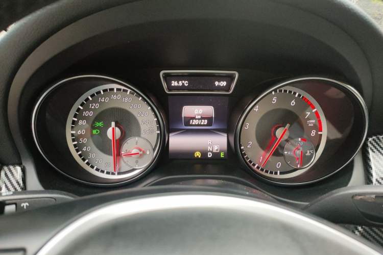 Used Mercedes-Benz GLA 2015 GLA 220 4MATIC Fashion Model Instrument Cluster