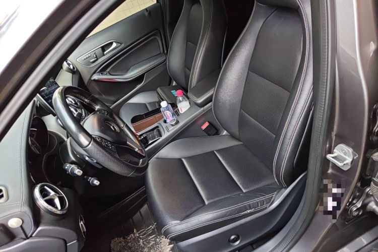 Used Mercedes-Benz GLA 2015 GLA 220 4MATIC Luxury Model Left Front Seat