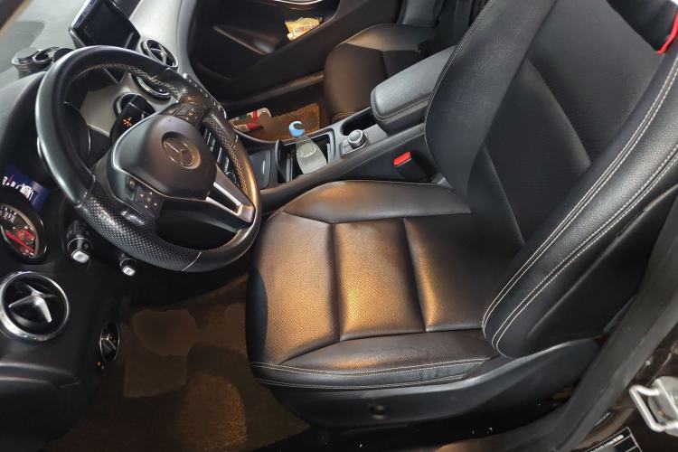 Used Mercedes-Benz GLA 2015 GLA 220 4MATIC Fashion Model Left Front Seat