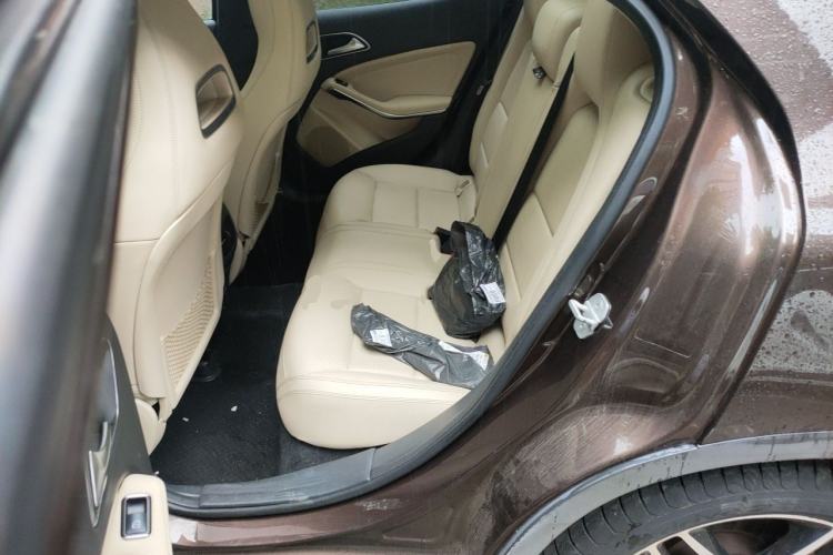 Used Mercedes-Benz GLA 2015 GLA 220 4MATIC Fashion Model Left Rear Seat