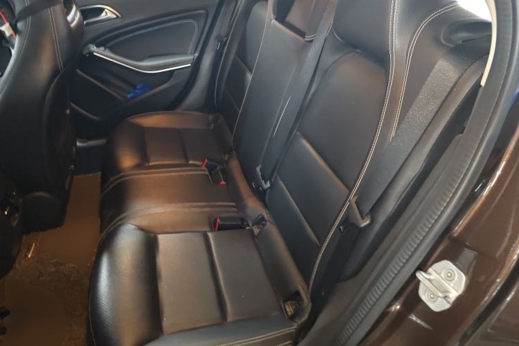 Used Mercedes-Benz GLA 2015 GLA 220 4MATIC Fashion Model Left Rear Seat