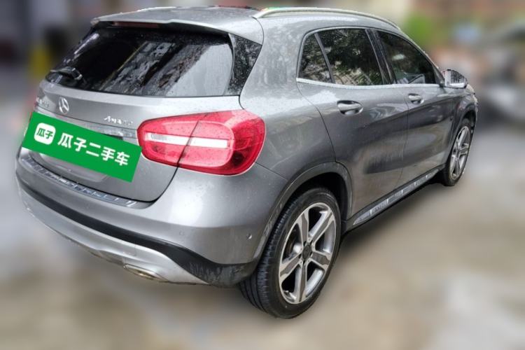 Used Mercedes-Benz GLA 2015 GLA 220 4MATIC Luxury Model Rear Right 45 Deg
