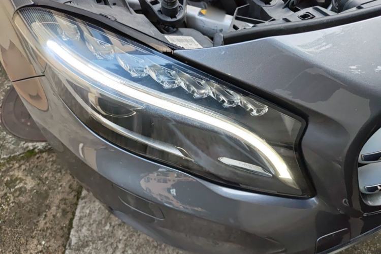 Used Mercedes-Benz GLA 2015 GLA 220 4MATIC Luxury Model Right Front Headlight