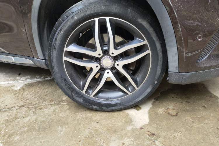 Used Mercedes-Benz GLA 2015 GLA 220 4MATIC Fashion Model Right Front Wheel Hub
