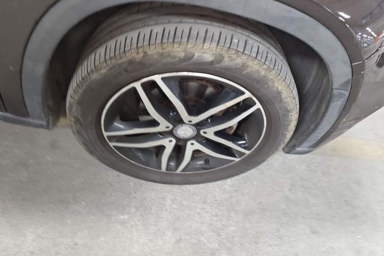 Used Mercedes-Benz GLA 2015 GLA 220 4MATIC Fashion Model Right Front Wheel Hub