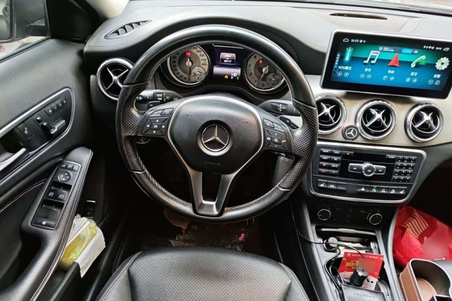 Used Mercedes-Benz GLA 2015 GLA 220 4MATIC Luxury Model Steering Wheel