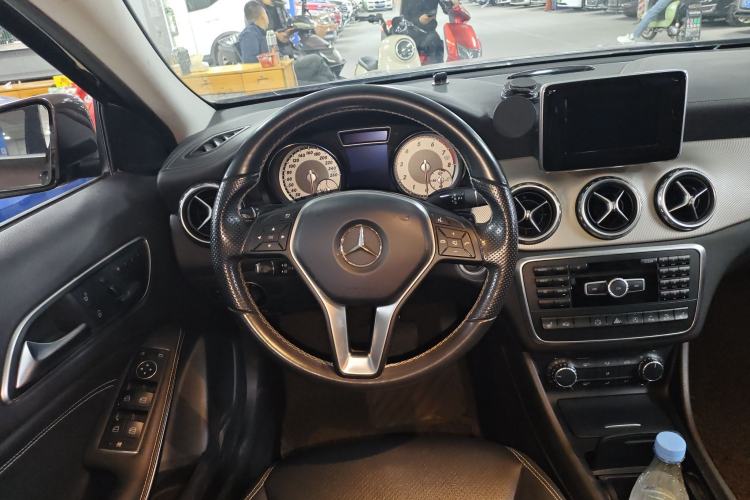 Used Mercedes-Benz GLA 2015 GLA 220 4MATIC Fashion Model Steering Wheel