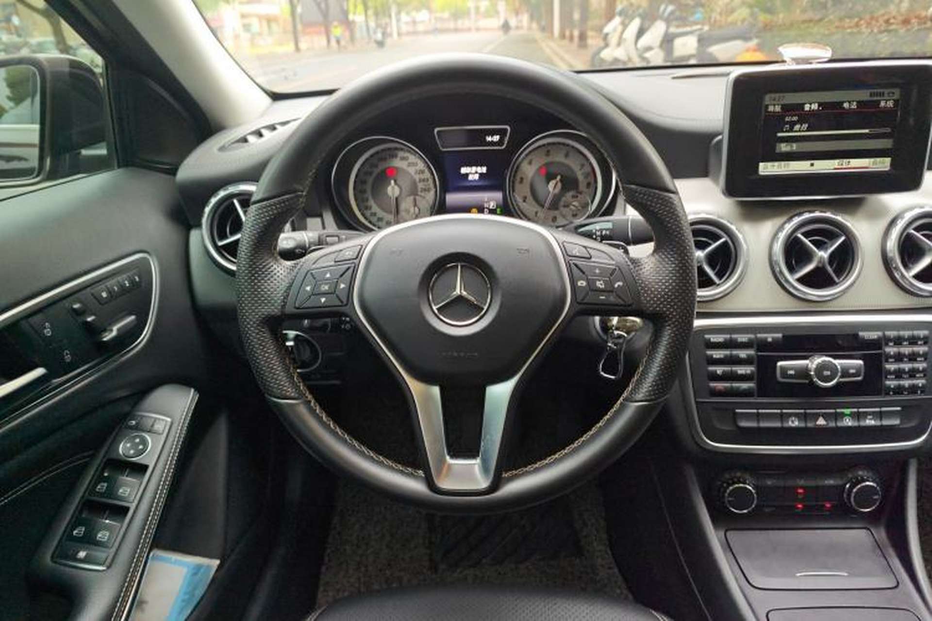 Used Mercedes-Benz GLA 2015 GLA 200 Fashion Model Steering Wheel