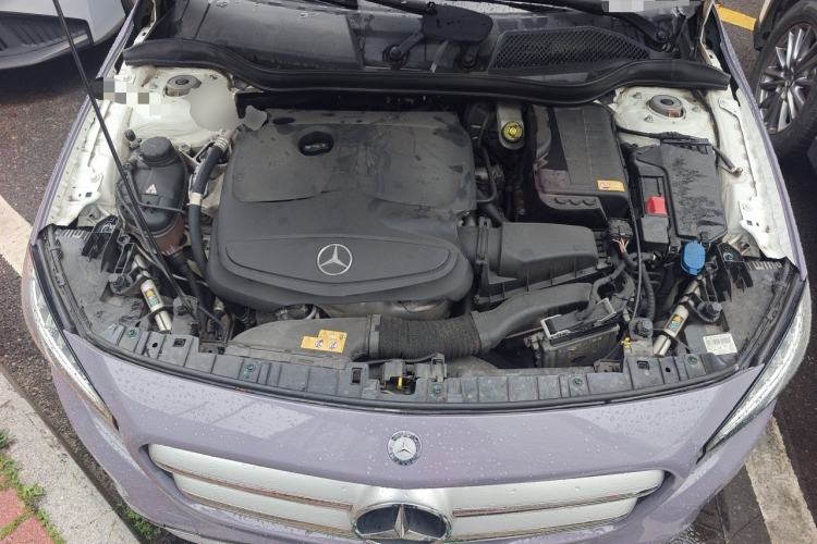 Used Mercedes-Benz GLA 2015 GLA 220 4MATIC Luxury Model Engine Bay