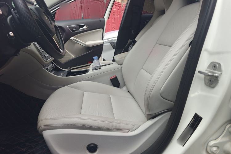 Used Mercedes-Benz GLA 2015 GLA 220 4MATIC Luxury Model Left Front Seat