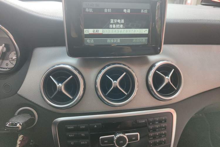 Used Mercedes-Benz GLA 2015 GLA 220 4MATIC Luxury Model Audio And AC Panel