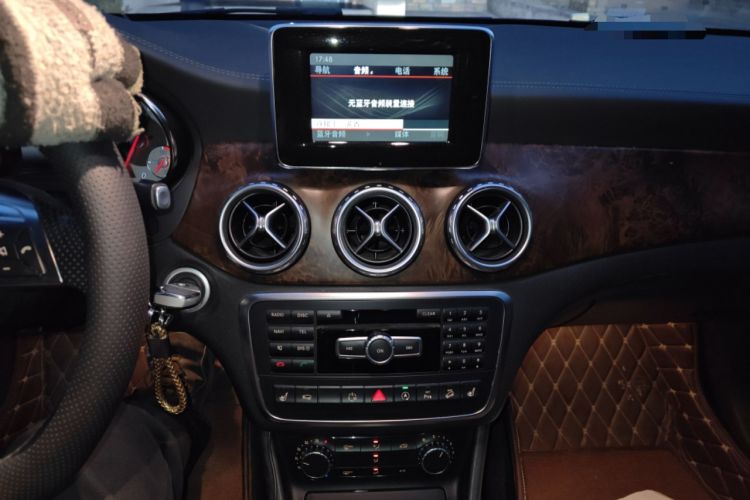 Used Mercedes-Benz GLA 2015 GLA 260 4MATIC Sport Edition Audio And AC Panel