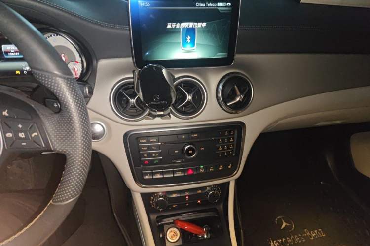 Used Mercedes-Benz GLA 2015 GLA 220 4MATIC Fashion Model Audio And AC Panel