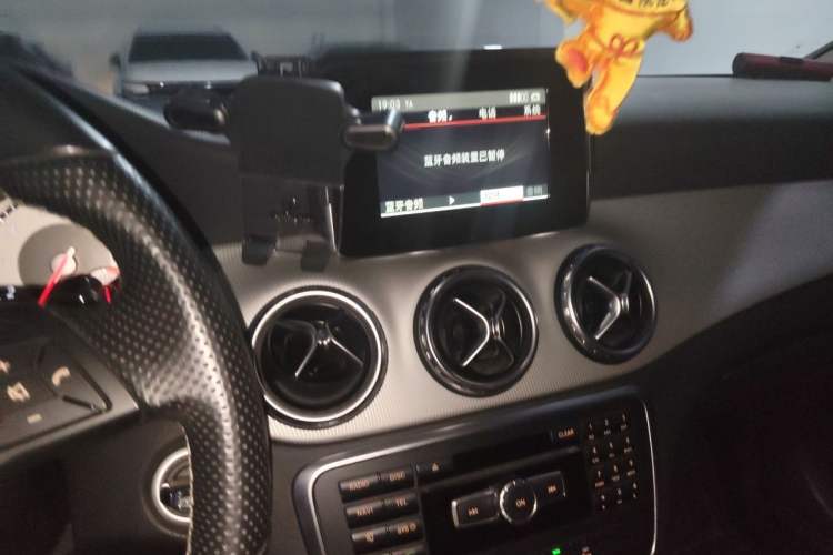 Used Mercedes-Benz GLA 2015 GLA 200 Sport Edition Audio And AC Panel