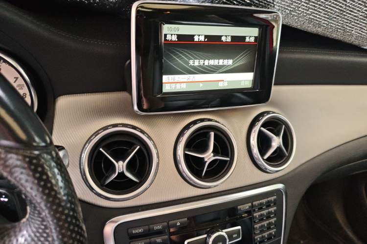 Used Mercedes-Benz GLA 2015 GLA 220 4MATIC Fashion Model Audio And AC Panel