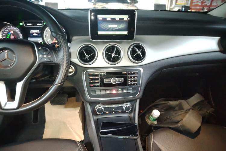 Used Mercedes-Benz GLA 2015 GLA 200 Fashion Model Audio And AC Panel