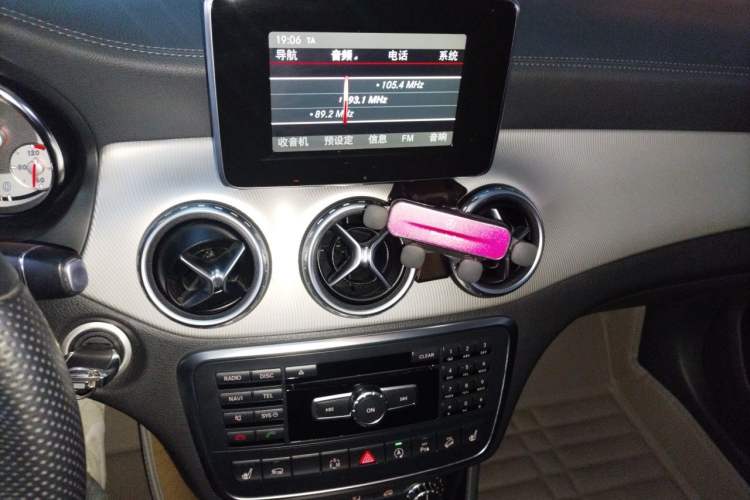 Used Mercedes-Benz GLA 2015 GLA 220 4MATIC Luxury Model Audio And AC Panel