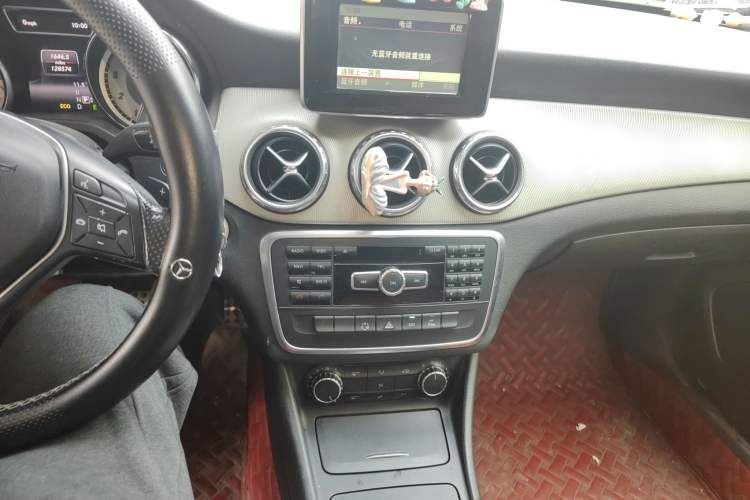 Used Mercedes-Benz GLA 2015 GLA 200 Audio And AC Panel