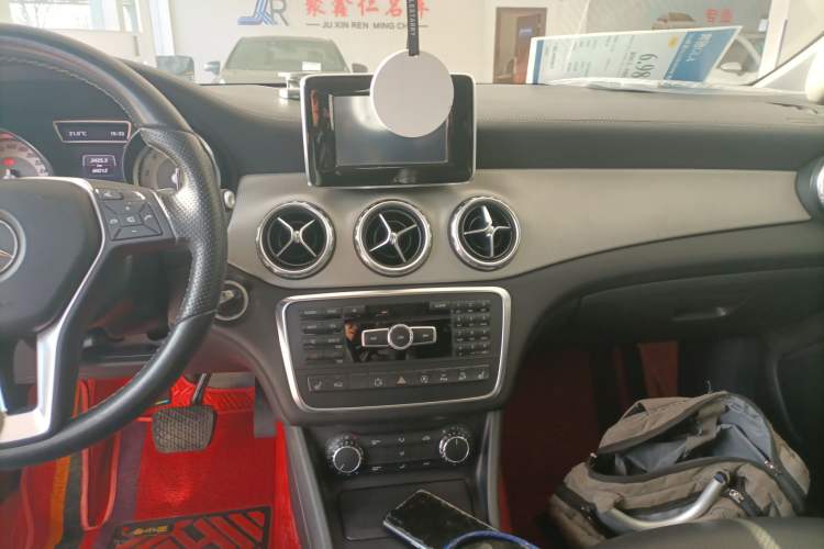 Used Mercedes-Benz GLA 2015 GLA 220 4MATIC Fashion Model Audio And AC Panel