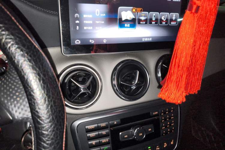 Used Mercedes-Benz GLA 2015 GLA 220 4MATIC Fashion Model Audio And AC Panel
