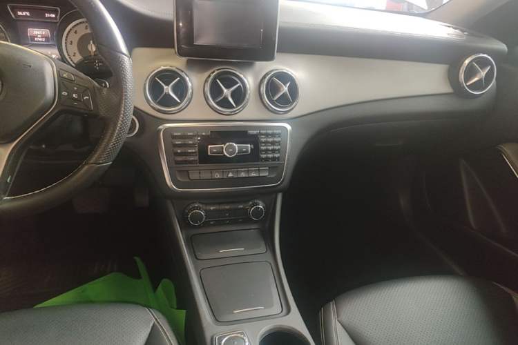 Used Mercedes-Benz GLA 2015 GLA 200 Fashion Model Audio And AC Panel