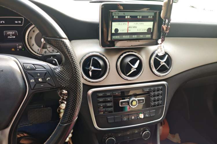 Used Mercedes-Benz GLA 2015 GLA 200 Sport Edition Audio And AC Panel