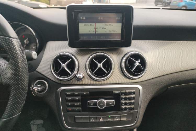 Used Mercedes-Benz GLA 2015 GLA 200 Audio And AC Panel