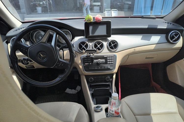 Used Mercedes-Benz GLA 2015 GLA 200 Sport Edition Center Console