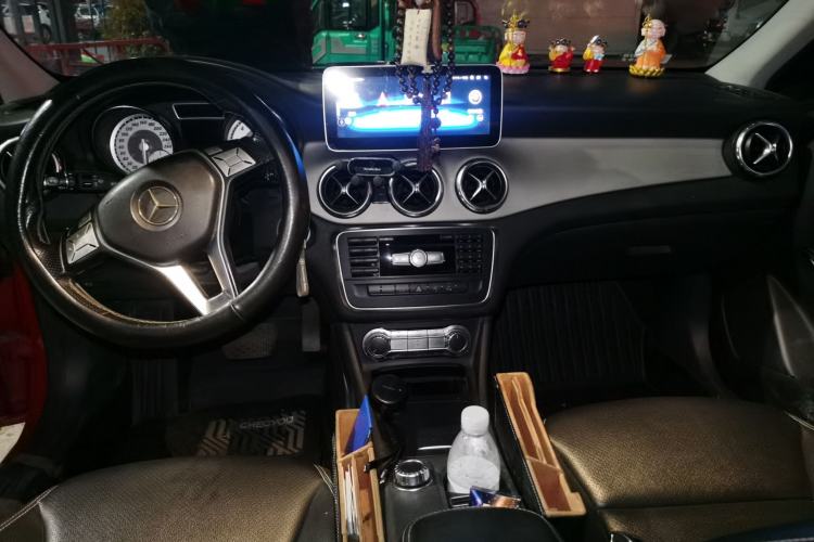 Used Mercedes-Benz GLA 2015 GLA 200 Sport Edition Center Console