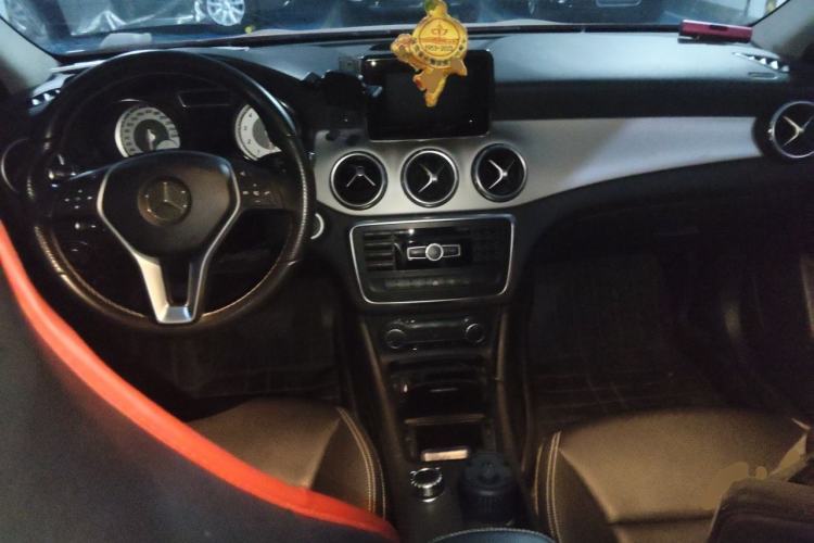Used Mercedes-Benz GLA 2015 GLA 200 Sport Edition Center Console