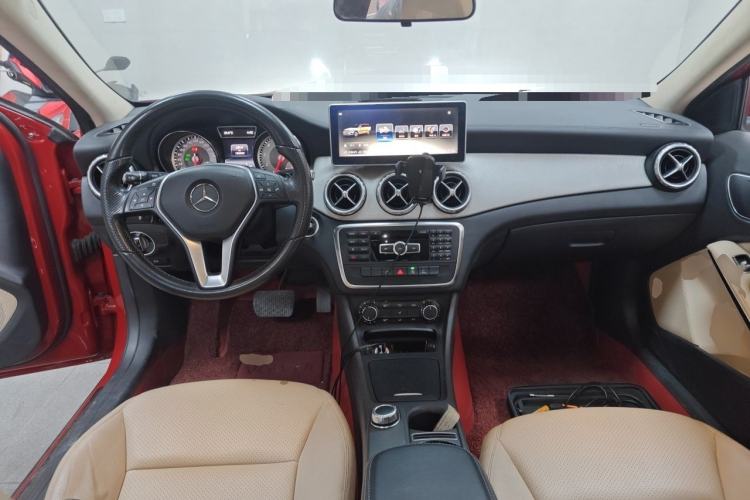 Used Mercedes-Benz GLA 2015 GLA 200 Fashion Model Center Console