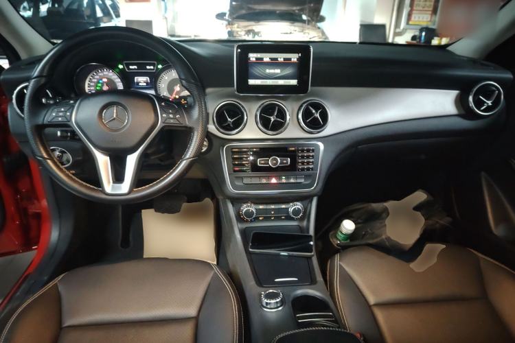 Used Mercedes-Benz GLA 2015 GLA 200 Fashion Model Center Console