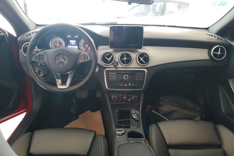 Used Mercedes-Benz GLA 2015 GLA 200 Center Console