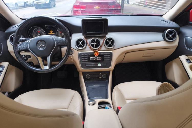Used Mercedes-Benz GLA 2015 GLA 200 Sport Edition Center Console