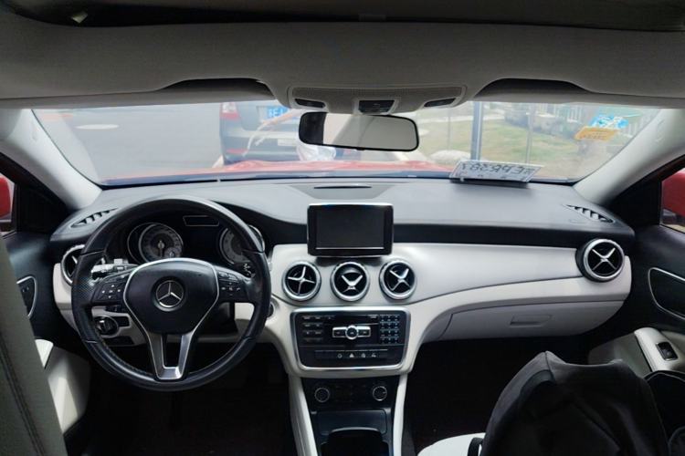 Used Mercedes-Benz GLA 2015 GLA 200 Fashion Model Center Console