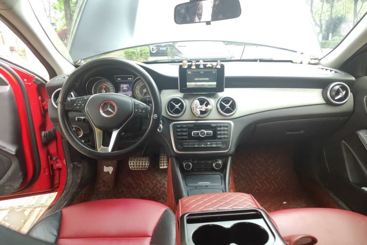 Used Mercedes-Benz GLA 2015 GLA 200 Center Console