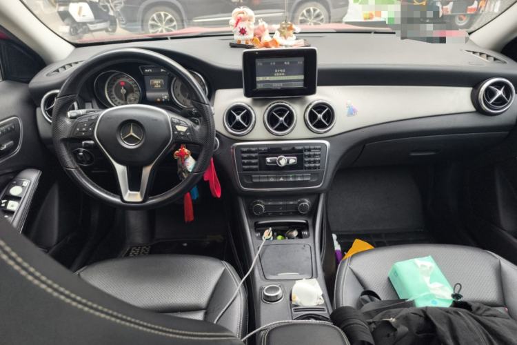 Used Mercedes-Benz GLA 2015 GLA 200 Fashion Model Center Console